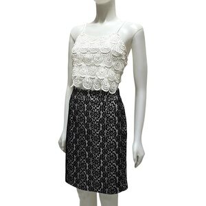 Banana Republic Navy White Floral Lace Brocade Skirt Carrier Office Quiet Luxury